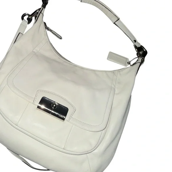 Coach White Leather Shoulder Bag - Picture 4 of 11